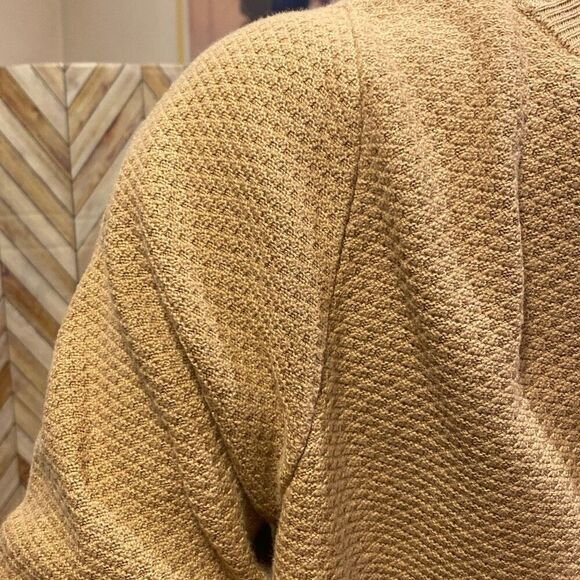 The Limited  Women's Tan Knitted 3/4 Sleeves Shirttail Split Back Blouse  Size M - Picture 6 of 11